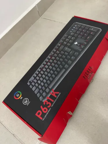 Teclado mecânico pichau P631K switch red e RGB