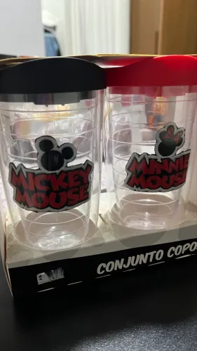 Conjunto de copos do Mickey e Minnie