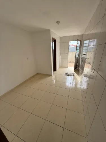 Alugo kitnet no Capão Raso