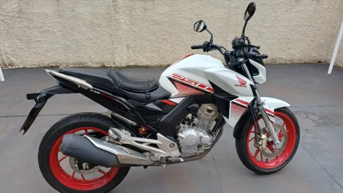 CB 250 Twitter 2022