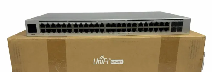 Switch Ubiquiti UniFi 48 PoE Semi Novo