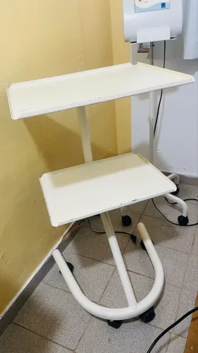 Mesa auxiliar Estética