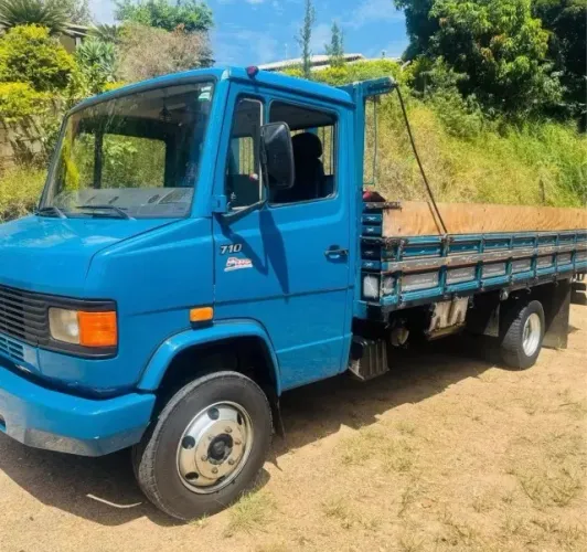 Caminhão 710 Carroceria 