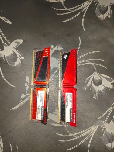 Duas memórias 8gb cada DDR4
