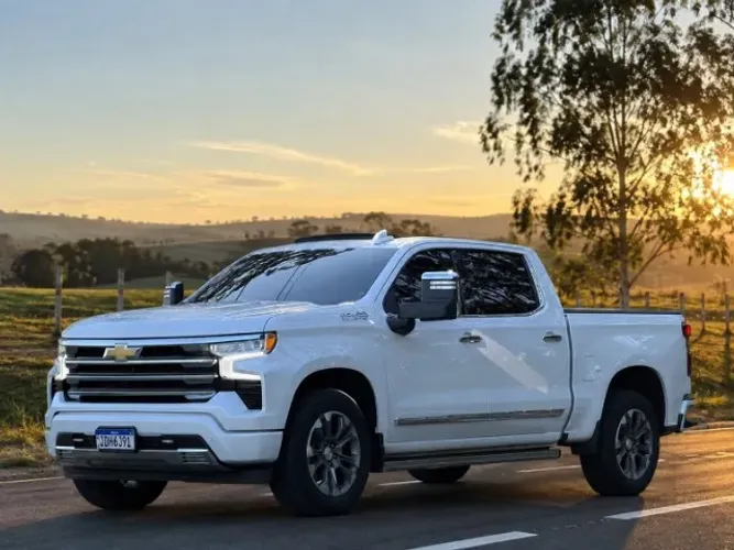 Chevrolet Silverado High Country 5.3 V8 AWD Aut. 2025