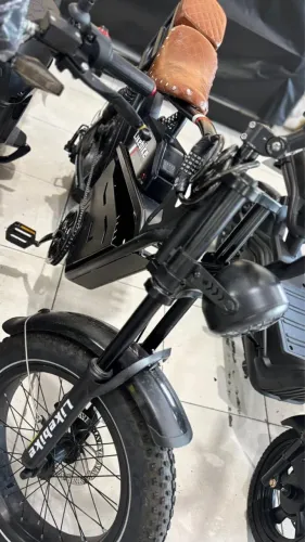 Vendo bicicleta elétrica usado pouco tempo 3 meses com nota tudo