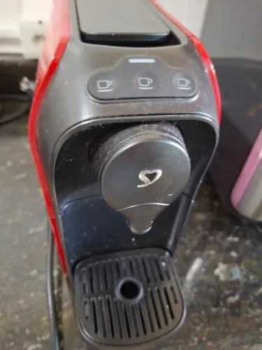 Cafeteira Três Corações Passione Vermelha - Semi-nova (Pouco Uso)