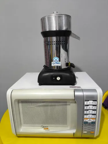 Microondas 30 litros e espremedor de laranja industrial 