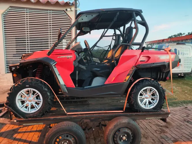 Vendo UTV 2011, 4x4, 4 pneus novos, guincho, revisado na concessionária 