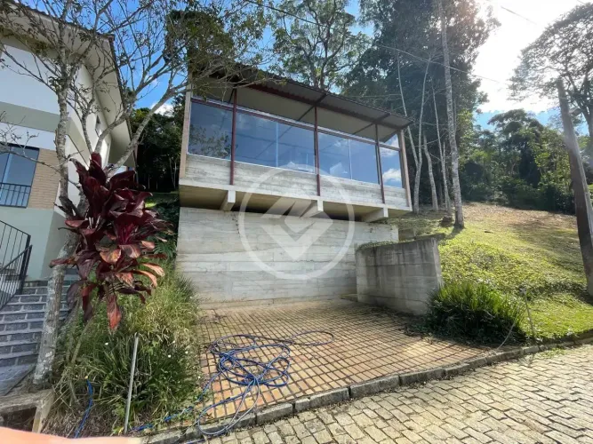 Residência Autoral com Vista para a Mulher de Pedra em Condomínio Clube codigo: 353954