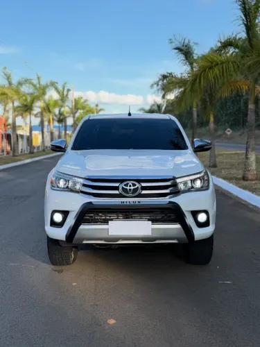 Toyota Hilux CD SRX 4X4 2.8 TDI 16V Diesel Aut. 2017