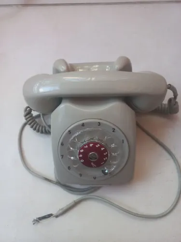 Telefone fixo antigo