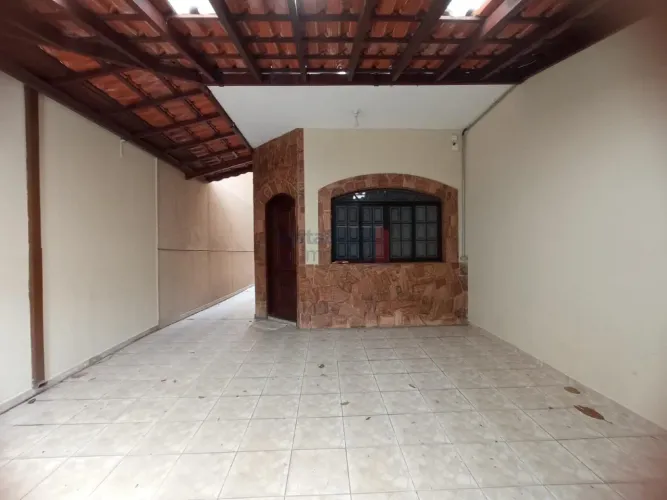 Casa para Locação com 03 dormitórios em Taubaté no Bairro Jardim Eulália