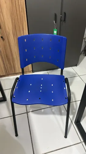 Cadeira fixa prisma azul