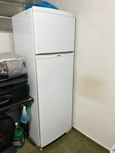 Geladeira Dako 310L