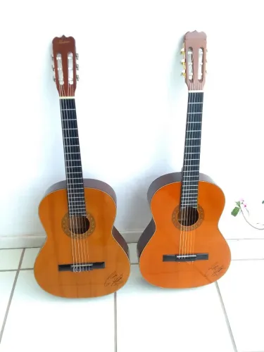 Violão Kashima modelo Chitãozinho & Xororó tenho 2 em perfeito estado. Leia descrição.