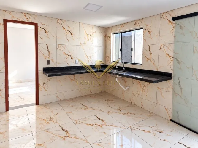 Casa 3 quartos 1 suíte, Reformada, desocupada, aceita financiamento QR 502 Samambaia Sul