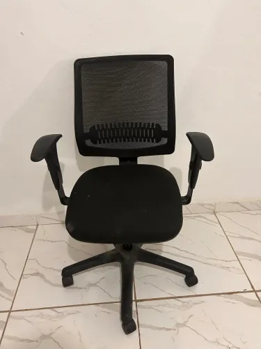 Vendo cadeira de escritório