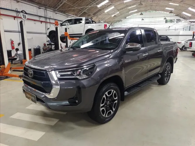 Toyota Hilux CD SRX 4X4 2.8 TDI 16V Diesel Aut. 2023