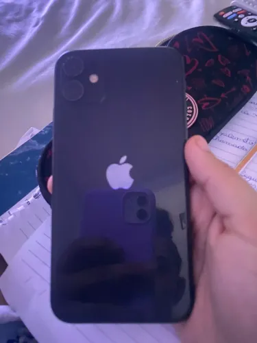Vendo iPhone 11 funcionando tudo perfeitamente mais detalhes só mandar mensagem