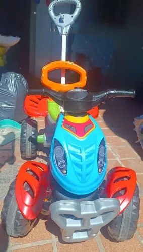 Quadriciclo infantil maral