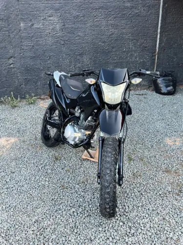 Moto broz/ 2014.<br><br>Documeo em dias!<br><br>Único dono!<br><br>Motor NUNCA FEITO! Km 45.000,00.