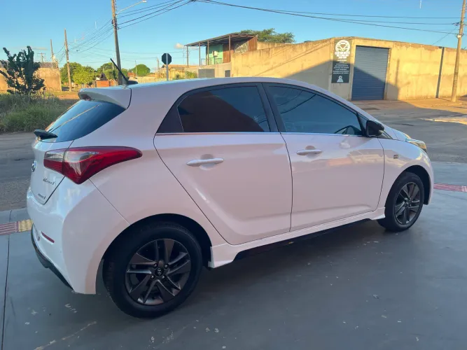 Hyundai HB20 Spicy 1.6 Flex 16V Aut. 2015