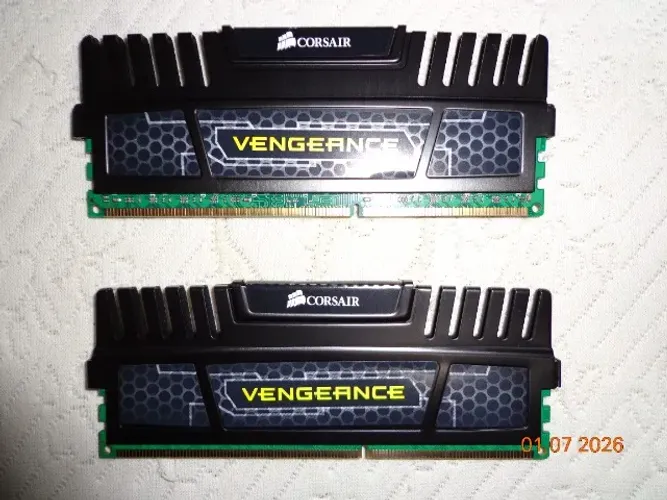 Kit Memória Corsair Vengeance DDR-3 / 16gb (2x8) / PC gamer