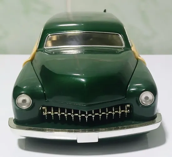 Miniatura 1/18 Mercury Woodie verde