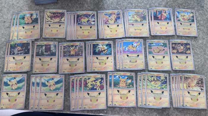 Lote de Cartas Pokémon - Celebrações de 30 anos