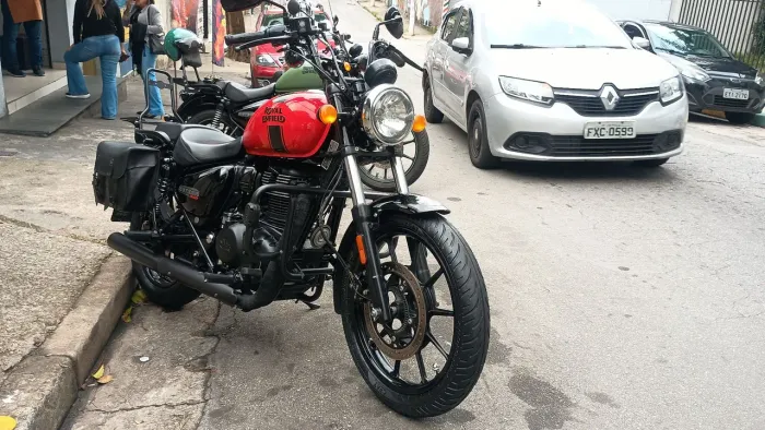 Meteor Fireball 350 Vermelha