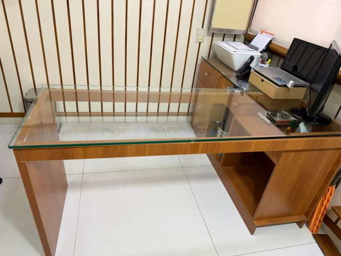 Mesa planejada em L