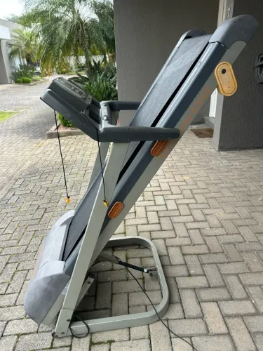 Esteira Athletic Advanced 520ee