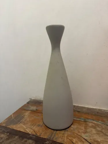Vaso Minimalista em Cerâmica