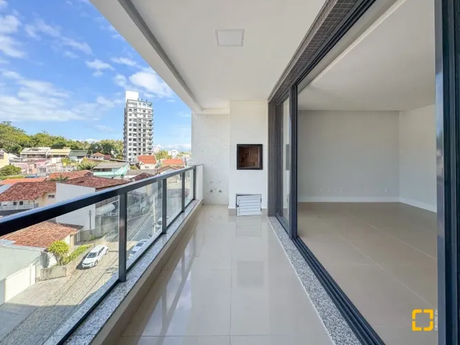 Apartamento 3 dormitórios - 1 suíte - 3 vagas - Bairro Agronômica - Florianópolis - SC