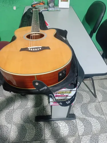 Violão Giannini elétrico zerado.