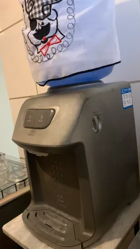 Bebedouro de Água Electrolux Prata