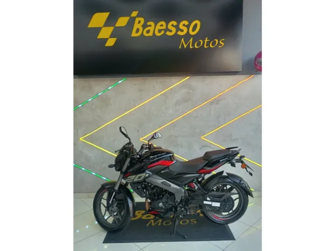 Bajaj Dominar 200 2025