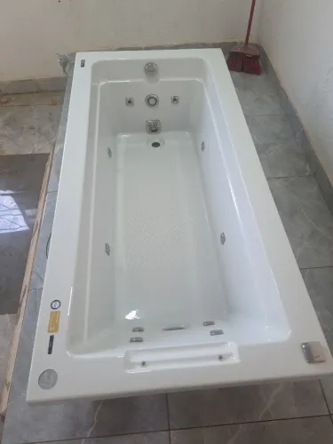 Banheira individual Cléo Riolax hidromassagem 