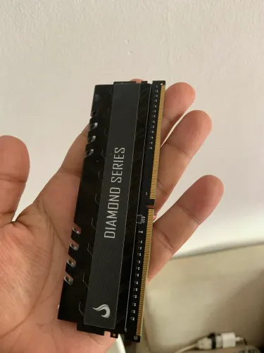 MEMÓRIA RAM DDR4 8GB RM DIAMOND SÉRIES 3000hz