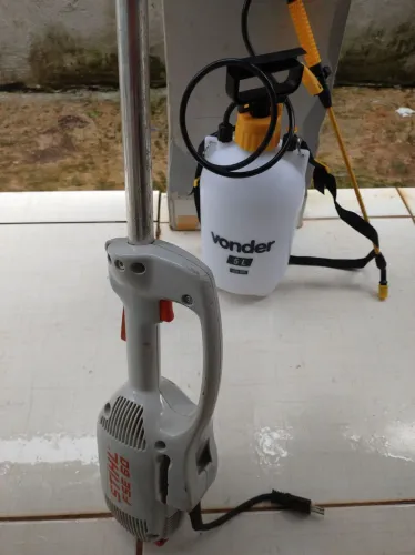 Roçadeira elétrica stihl fse 60 e Pulverizador lateral manual vonder 5l