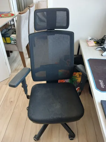 Cadeira ergonômica de tecido modelo breeza