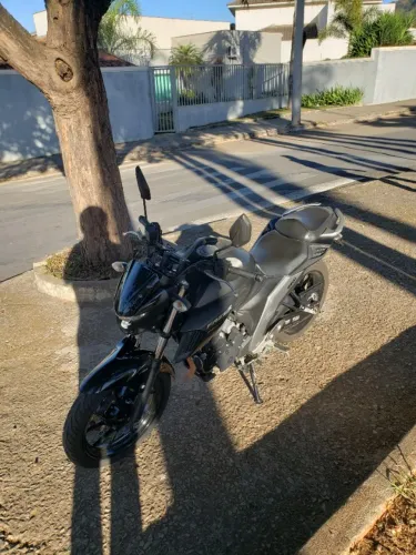 Vendo Yamaha fz25 preta