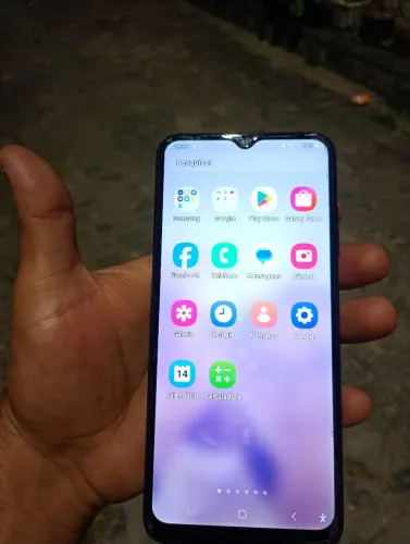 Vendo aparelho celular a013 em ótimo estado, único dono. Nunca foi aberto. 400 reais.