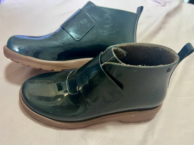 Bota Melissa com velcro 33