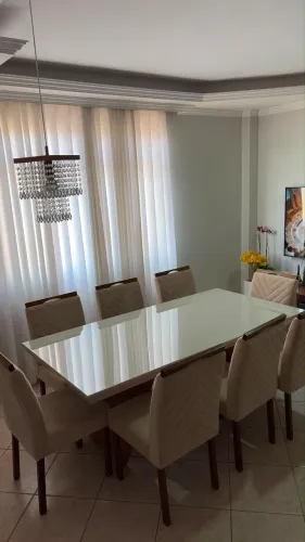 Mesa de Jantar 8 Cadeiras