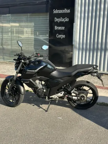 MOTO FZ15