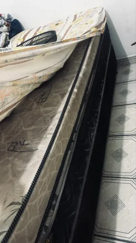 Vende-se cama-colchão