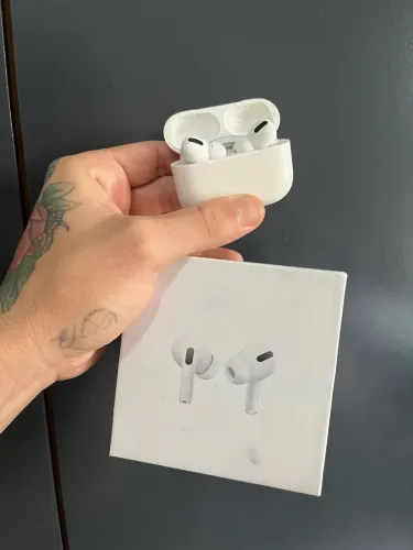 AirPods Pro- LEIA O ANUNCIO - com defeito