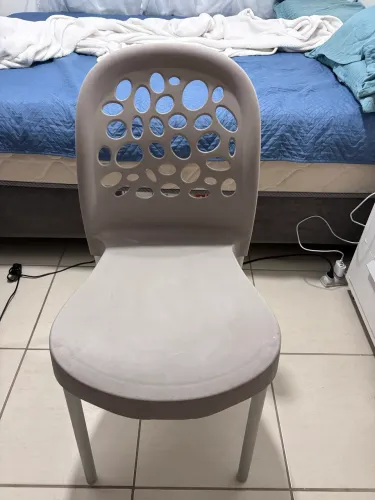 Vendo 4 Cadeiras de Jantar